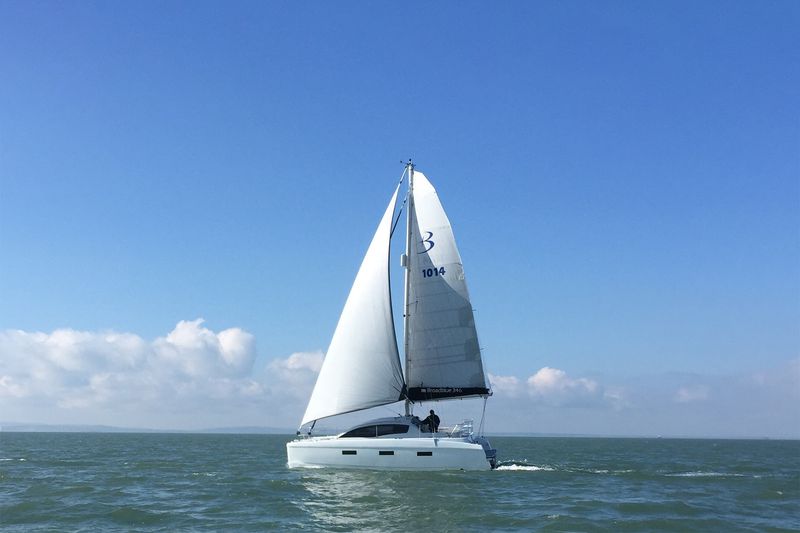 Broadblue 346 Catamaran model guide