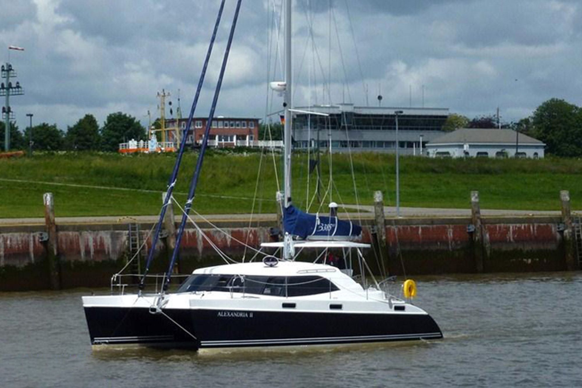 Broadblue 385 Catamaran